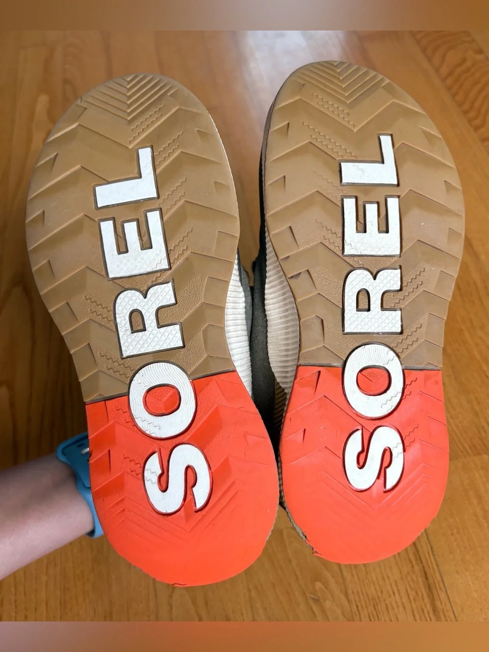Sorel waterproof Boots Out N About Classic Olive Green Youth Girls Big Kids Sz 3